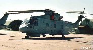 Pour les inconditionnels des voilures tournantes... Un Sikorsky EH 101 SAR de la Royal Navy... Merci � Fr�d�ric pour la correction !